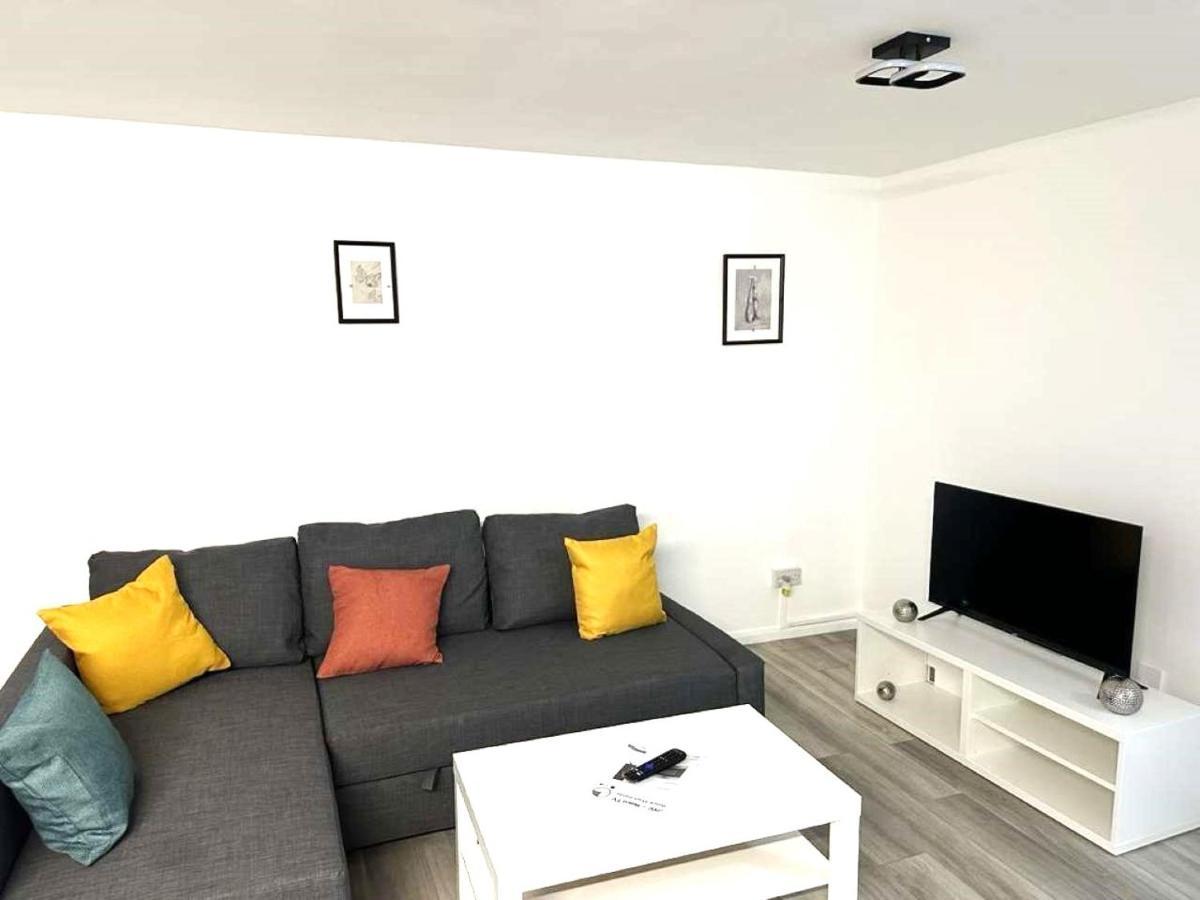 Stylish Apartment At Carlton Grove London Exterior foto